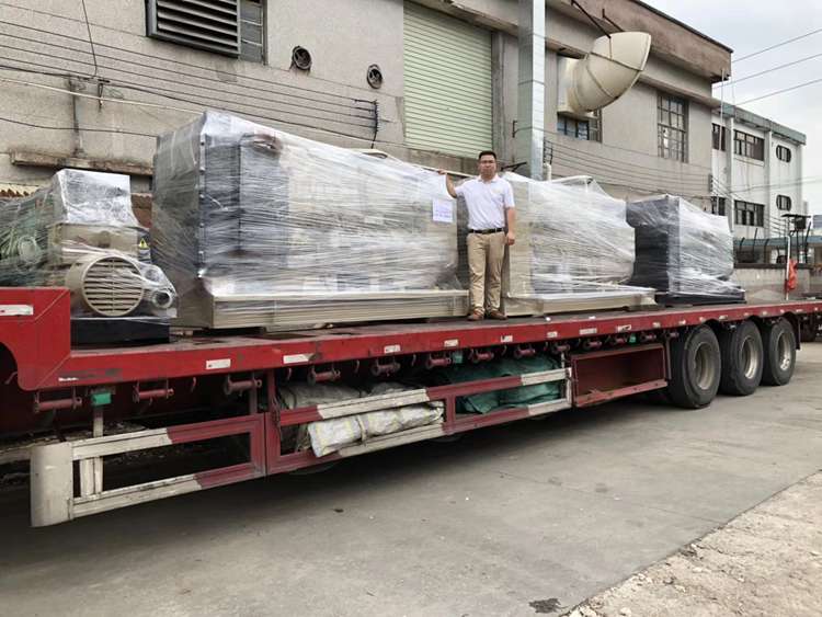 4臺(tái)二手康明斯發(fā)電機(jī)出口所羅門群島