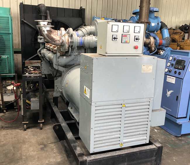 進(jìn)口帕金斯800kw二手發(fā)電機組